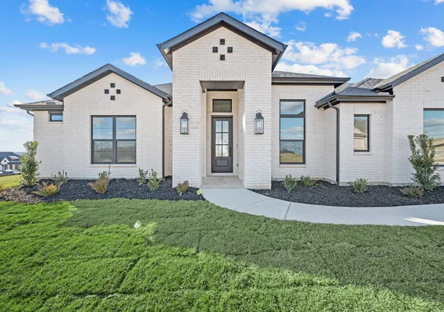 Photo 3 of Sale Pending at 412 Caprock Ln, Azle, TX 76020 | MLS# 21345551 | Listing updated on 2026-09-01