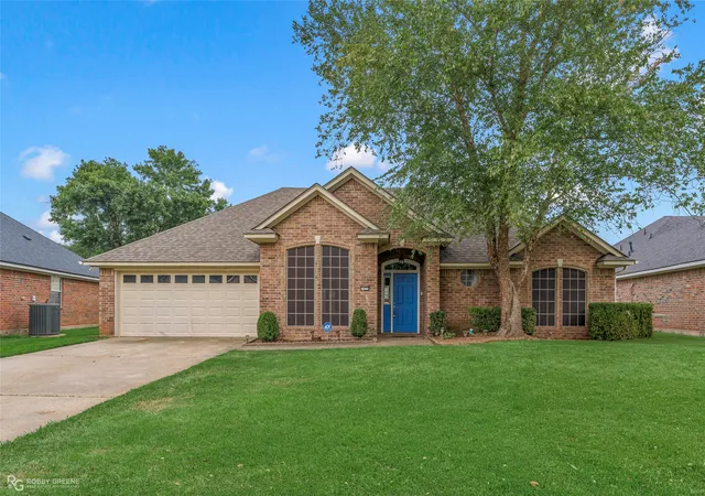Photo 1 of Single family home for sale at 1025 Cressmont Dr, Bossier City, LA 71111 | MLS# 21342592 | Listing updated on 2026-08-30