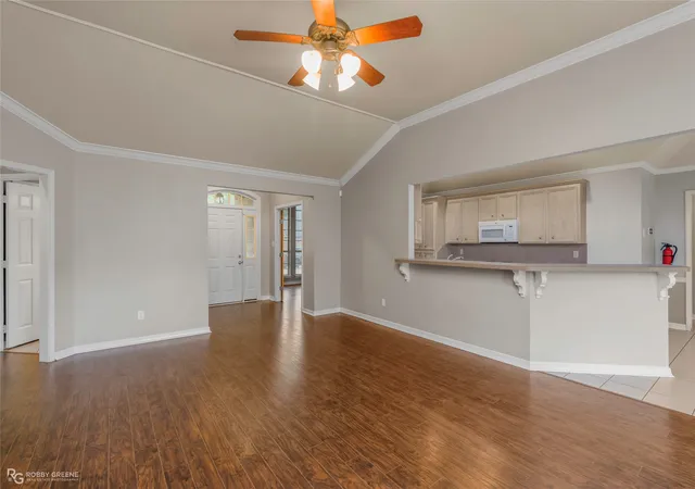 Photo 3 of Single family home for sale at 1025 Cressmont Dr, Bossier City, LA 71111 | MLS# 21342592 | Listing updated on 2026-08-30
