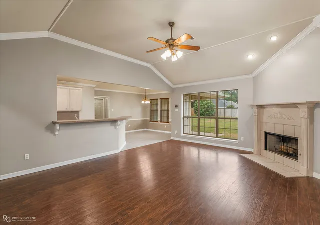Photo 3 of Single family home for sale at 1025 Cressmont Dr, Bossier City, LA 71111 | MLS# 21342592 | Listing updated on 2026-08-30