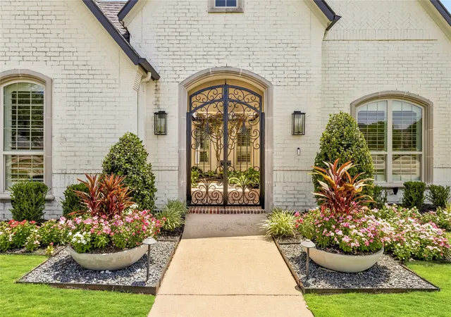 Photo 3 of Single family home for sale at 2120 Meadow View Dr, Prosper, TX 75078 | MLS# 21344030 | Listing updated on 2026-10-03