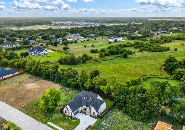 Photo 2 of Single family home for sale at 1908 Heritage Knoll Dr, Sherman, TX 75092 | MLS# 21344659 | Listing updated on 2026-08-25