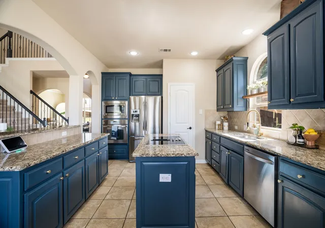 Photo 4 of Sale Pending at 2613 Los Olivos Ln, Fort Worth, TX 76131 | MLS# 21342719 | Listing updated on 2026-08-10