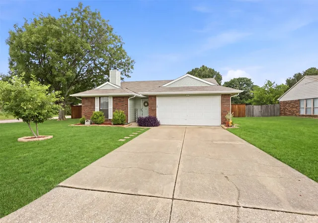 Photo 1 of Single family home for sale at 3612 Glenview Dr, Corinth, TX 76210 | MLS# 21344124 | Listing updated on 2026-08-06