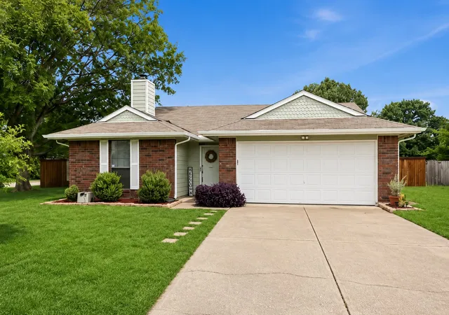Photo 3 of Single family home for sale at 3612 Glenview Dr, Corinth, TX 76210 | MLS# 21344124 | Listing updated on 2026-08-06
