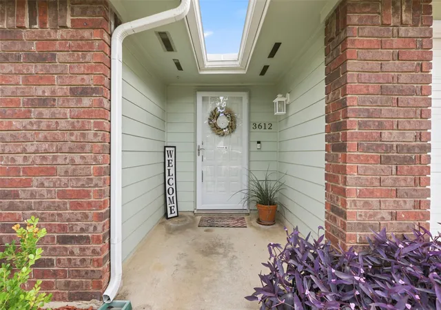 Photo 3 of Single family home for sale at 3612 Glenview Dr, Corinth, TX 76210 | MLS# 21344124 | Listing updated on 2026-08-06