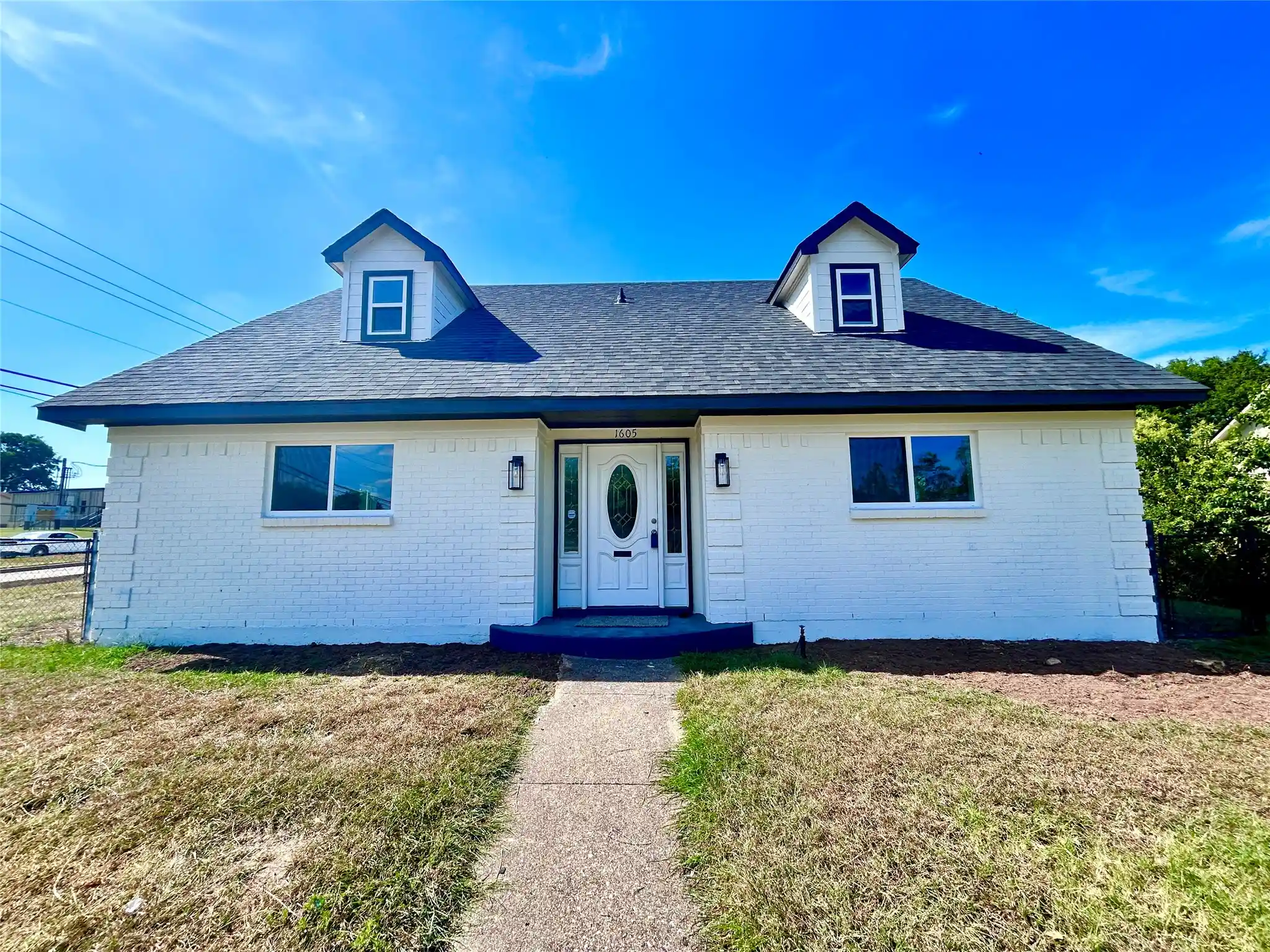 Single family home for sale at 1605 Indian Summer Trl, Dallas, TX 75241 | MLS# 21344973