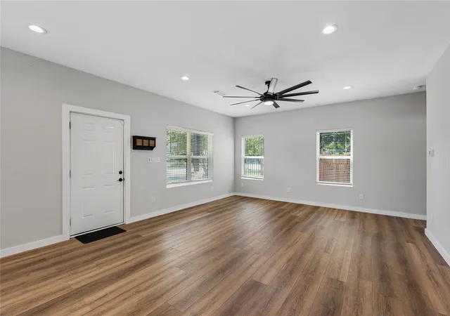 Photo 4 of Single family home for sale at 3008 S 3Rd St, Waco, TX 76706 | MLS# 21342202 | Listing updated on 2026-09-01