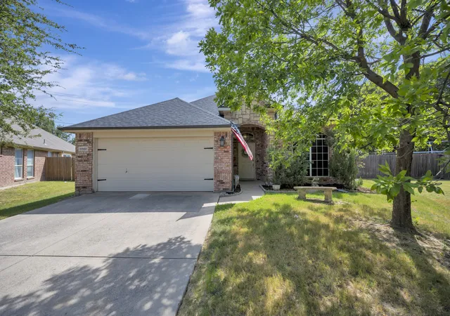 1st image of 11501 Emory Trl, Fort Worth, TX 76244 | MLS# 21338804