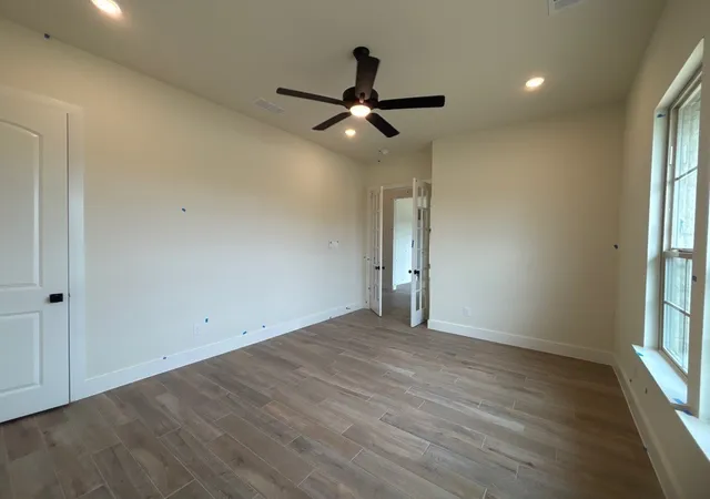 Photo 2 of Single family home for sale at 703 Water Side Dr, Van Alstyne, TX 75495 | MLS# 21345669 | Listing updated on 2026-10-05