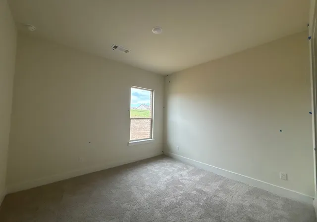 Photo 4 of Single family home for sale at 703 Water Side Dr, Van Alstyne, TX 75495 | MLS# 21345669 | Listing updated on 2026-10-05