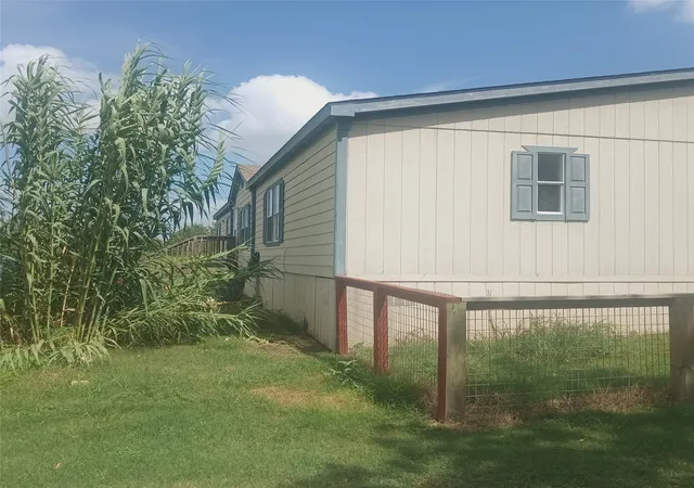Photo 4 of Manufactured home for sale at 7676 County Road 247, Caldwell, TX 77836 | MLS# 21337688 | Listing updated on 2026-09-17