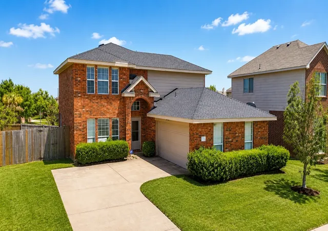 Photo 1 of Sale Pending at 812 Cayotillo St, Lancaster, TX 75146 | MLS# 21345542 | Listing updated on 2026-08-21