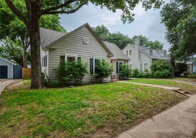 Photo 2 of Sale Pending at 3217 Waits Ave, Fort Worth, TX 76109 | MLS# 21342639 | Listing updated on 2026-08-16