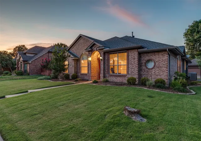 Photo 2 of Sale Pending at 10914 Turtle Creek Ln, Frisco, TX 75035 | MLS# 21345433 | Listing updated on 2026-08-31