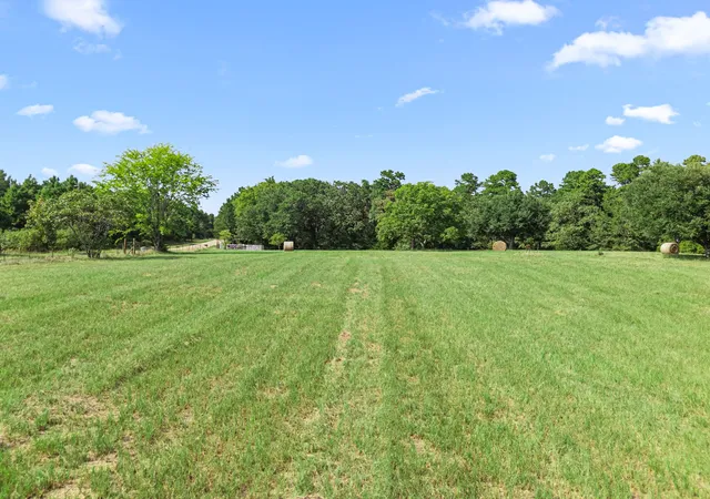 Photo 4 of House for sale at 1081 County Road 3875, Mineola, TX 75773 | MLS# 21341044 | Listing updated on 2026-09-18