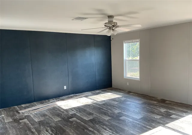 Photo 3 of Manufactured home for sale at 137 Firefly Dr, Springtown, TX 76082 | MLS# 21345803 | Listing updated on 2026-08-20