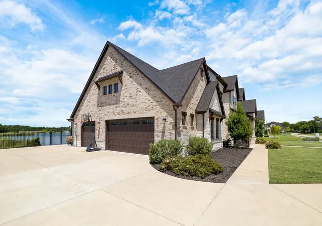 Photo 3 of Single family home for sale at 1108 Glen Abbey Ct, Rockwall, TX 75032 | MLS# 21341696 | Listing updated on 2026-09-19