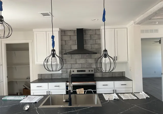 Photo 3 of Manufactured home for sale at 133 Firefly Dr, Springtown, TX 76082 | MLS# 21345828 | Listing updated on 2026-08-20