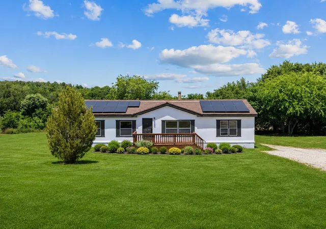 1st image of 406 Hilltop Meadows Ct, Springtown, TX 76082 | MLS# 21345786