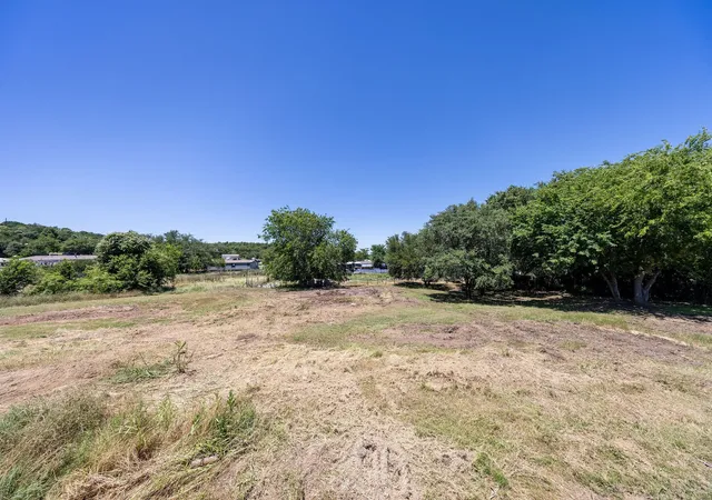 35th image of 406 Hilltop Meadows Ct, Springtown, TX 76082 | MLS# 21345786