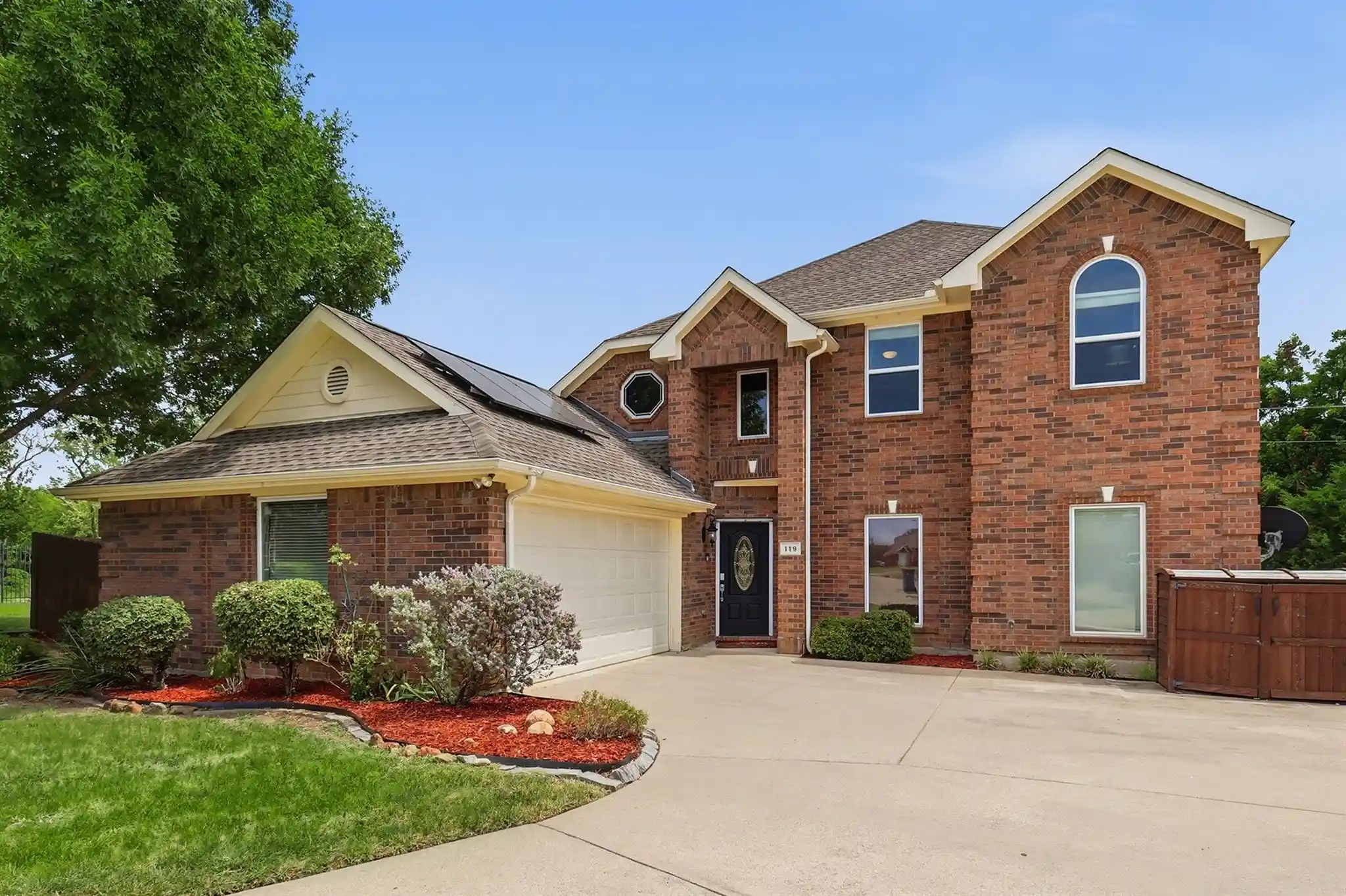 Photo 1 of Sale Pending at 119 Dogwood Trail, Denton, TX 76208 | MLS# 21331485 | Listing updated on 2026-10-10