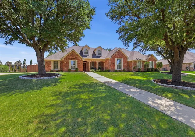 Photo 2 of Sale Pending at 217 Arbor Ln, Haslet, TX 76052 | MLS# 21341375 | Listing updated on 2026-09-24