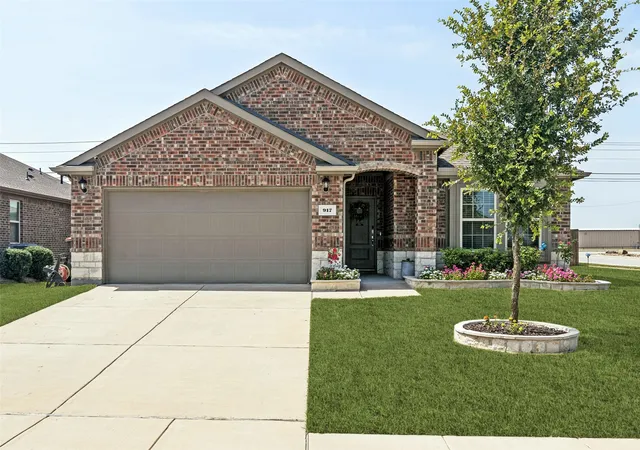 Photo 1 of Single family home for sale at 917 Crepe Myrtle Ln, Anna, TX 75409 | MLS# 21345263 | Listing updated on 2026-10-07