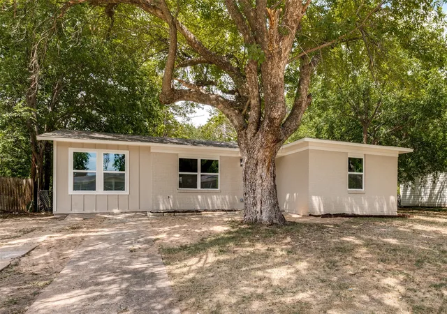 2nd image of 1103 Belvedere Dr, Arlington, TX 76010 | MLS# 21345563