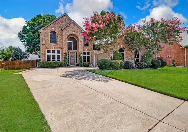 1st image of 6303 Bramble Creek Ct, Arlington, TX 76001 | MLS# 21344976