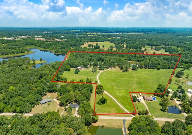 Photo 3 of Sale Pending at 618 County Road 33970, Powderly, TX 75473 | MLS# 21345131 | Listing updated on 2026-09-01