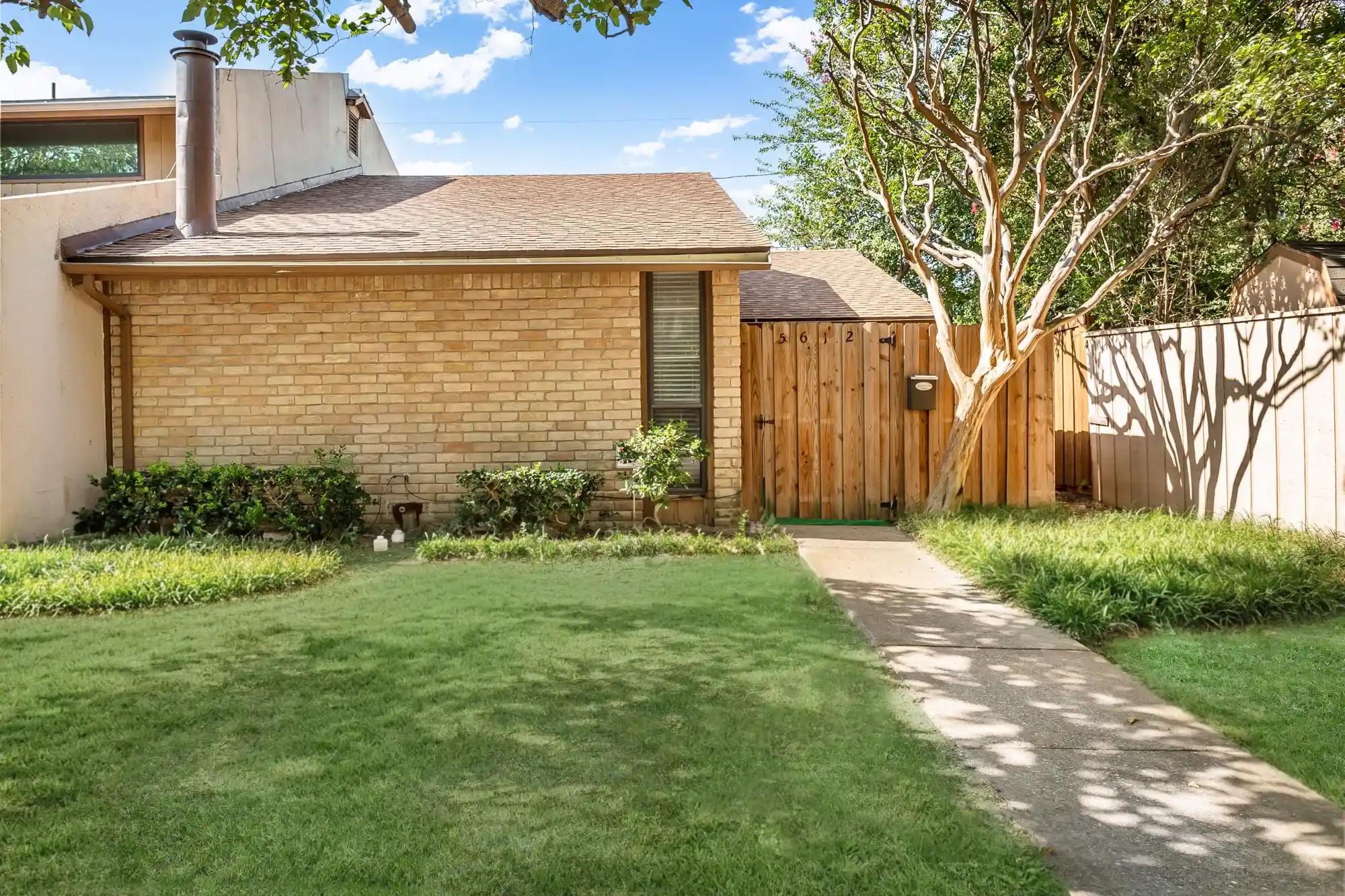 Townhouse for sale at 5612 Harvest Hill Rd Rd, Dallas, TX 75230 | MLS# 21336689