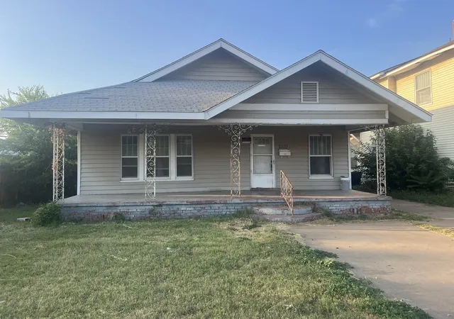 1st image of 2110 9th St, Wichita Falls, TX 76301 | MLS# 21345958