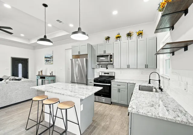Photo 3 of Single family home for sale at 6020 Huckleberry Ln, Joshua, TX 76058 | MLS# 21343992 | Listing updated on 2026-10-05
