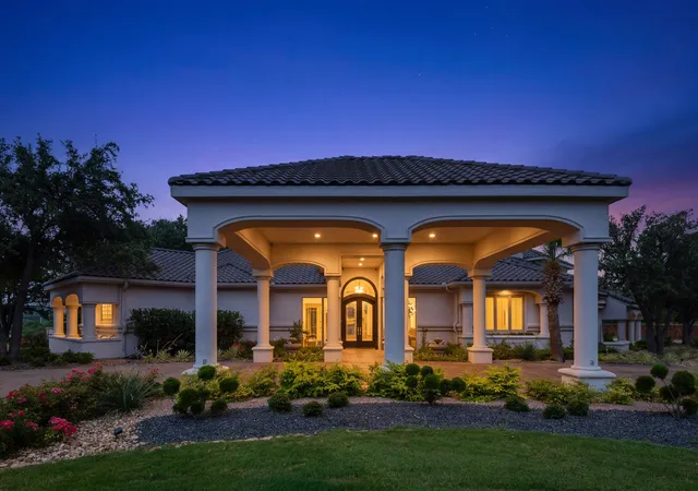 Photo 1 of Mansion for sale at 820 S Us Hwy 83, Abilene, TX 79602 | MLS# 21334477 | Listing updated on 2026-08-03
