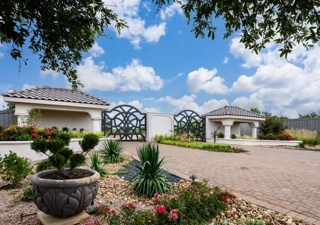 Photo 4 of Single family home for sale at 820 S Us Hwy 83, Abilene, TX 79602 | MLS# 21334477 | Listing updated on 2026-08-03