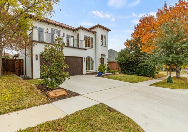 Photo 2 of Single family home for sale at 3904 W 5th St, Fort Worth, TX 76107 | MLS# 21344129 | Listing updated on 2026-10-03