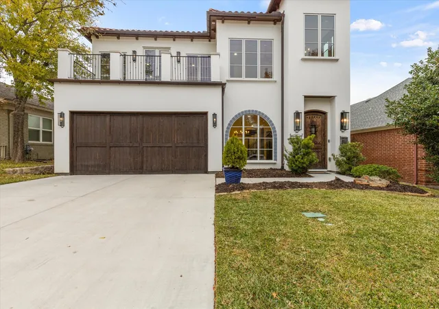 Photo 3 of Single family home for sale at 3904 W 5th St, Fort Worth, TX 76107 | MLS# 21344129 | Listing updated on 2026-10-03