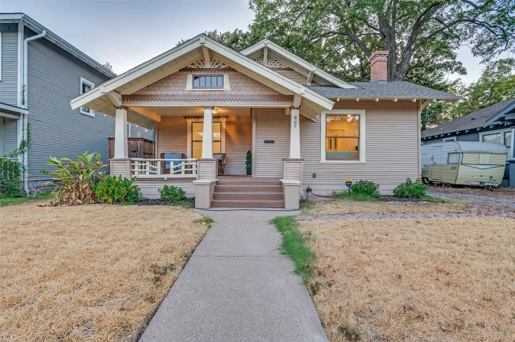 Photo 1 of Single family home for sale at 407 S Rosemont Ave, Dallas, TX 75208 | MLS# 21334030 | Listing updated on 2026-10-23