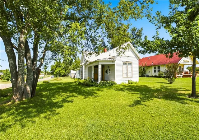 Photo 2 of Single family home for sale at 501 N Migtte St, Kosse, TX 76653 | MLS# 21339773 | Listing updated on 2026-09-29