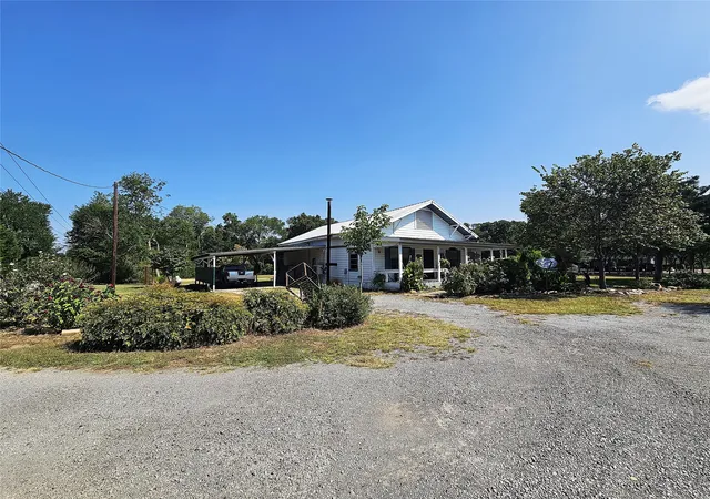 Photo 2 of Single family home for sale at 1105 Fm 39 S, Donie, TX 75838 | MLS# 21344014 | Listing updated on 2026-08-24