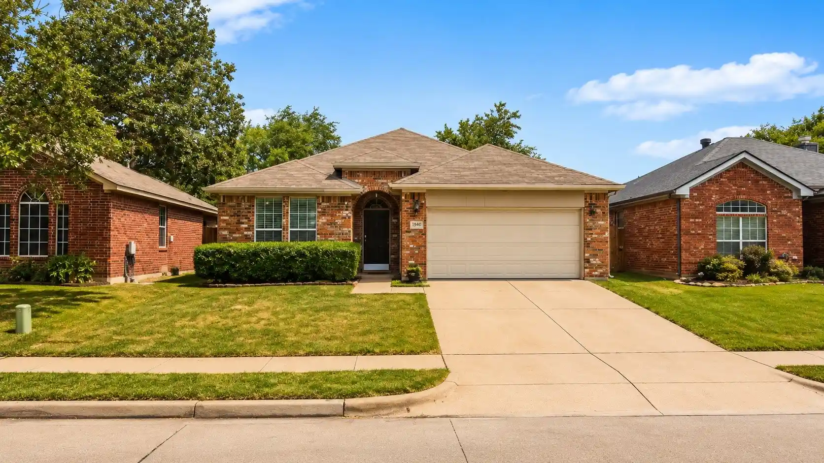 Photo 1 of Single family home for sale at 13521 Ponderosa Ranch Rd, Roanoke, TX 76262 | MLS# 21342586 | Listing updated on 2026-10-13