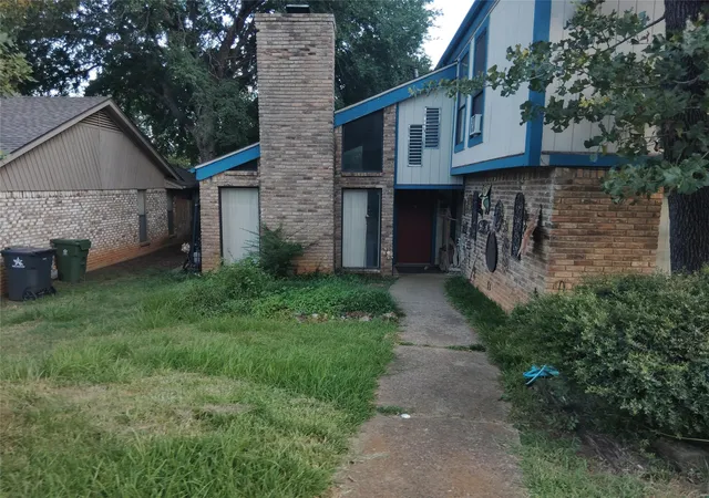 1st image of 5708 Trails Edge Ct, Arlington, TX 76017 | MLS# 21346120