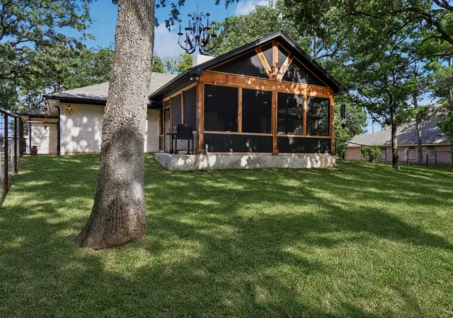 Photo 1 of Single family home for sale at 108 Sanchez Creek Ct, Weatherford, TX 76088 | MLS# 21346142 | Listing updated on 2026-10-08