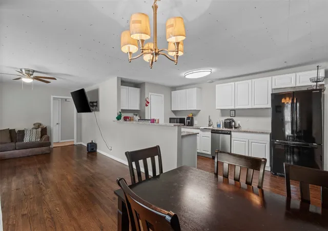 3rd image of 1859 Oakwood St, Haltom City, TX 76117 | MLS# 21345318