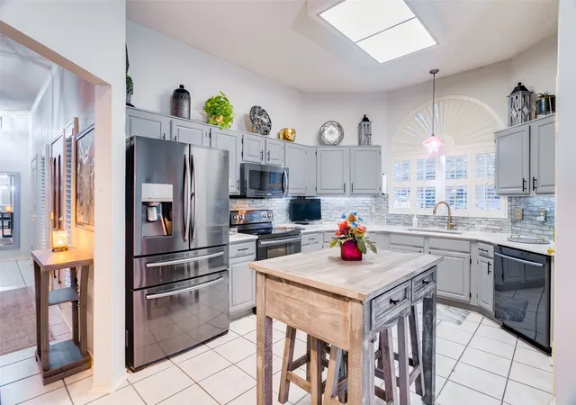 Photo 3 of Sale Pending at 521 Millican Dr, Lewisville, TX 75057 | MLS# 21343546 | Listing updated on 2026-08-18