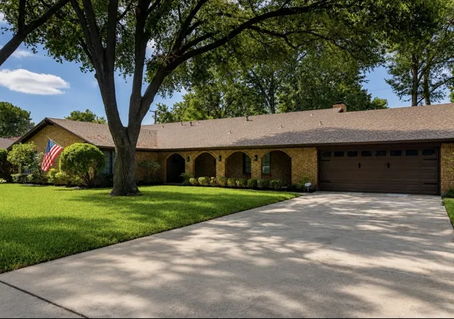 1st image of 705 Magnolia St, Denton, TX 76201 | MLS# 21341867