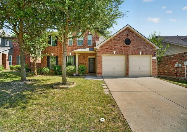 Photo 3 of Single family home for sale at 4824 Red Velvet Rd, Fort Worth, TX 76244 | MLS# 21344429 | Listing updated on 2026-10-04