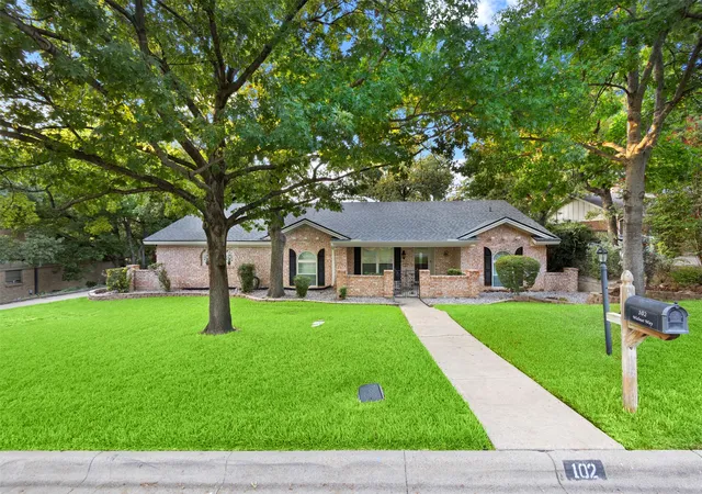 Photo 2 of Single family home for sale at 102 Walnut Wy, Euless, TX 76039 | MLS# 21342197 | Listing updated on 2026-08-14