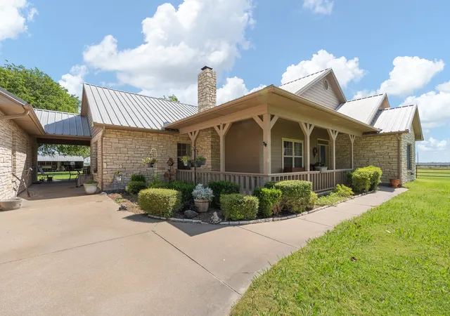 Photo 2 of Single family home for sale at 8648 County Road 1128, Godley, TX 76044 | MLS# 21345066 | Listing updated on 2026-08-26